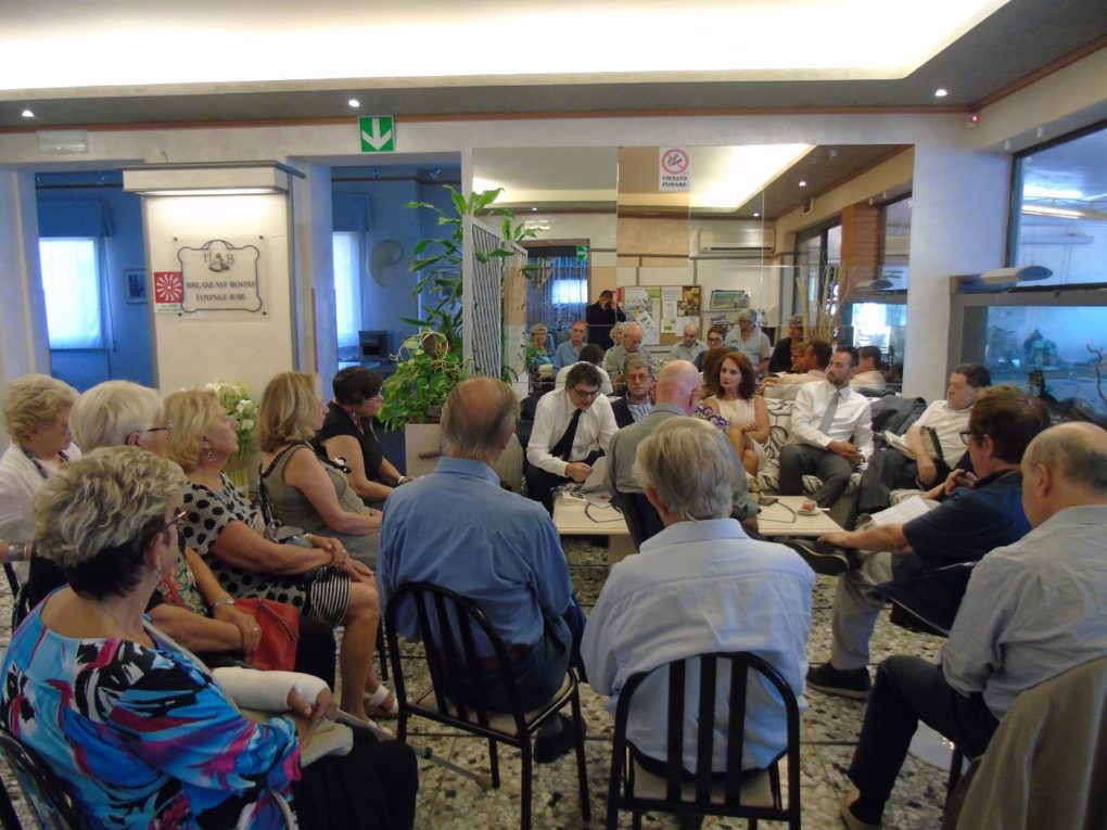 Scopri di più sull'articolo Conferenza sulla Poesia di Francesco Belluomini – foto