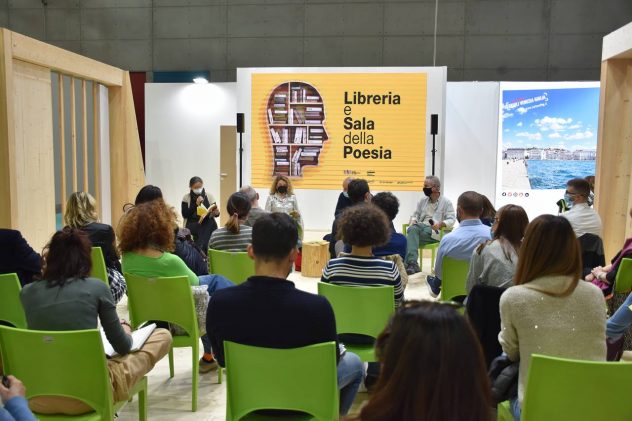 Scopri di più sull'articolo Salone del Libro di Torino 2021 – Collana Gialla Oro – foto