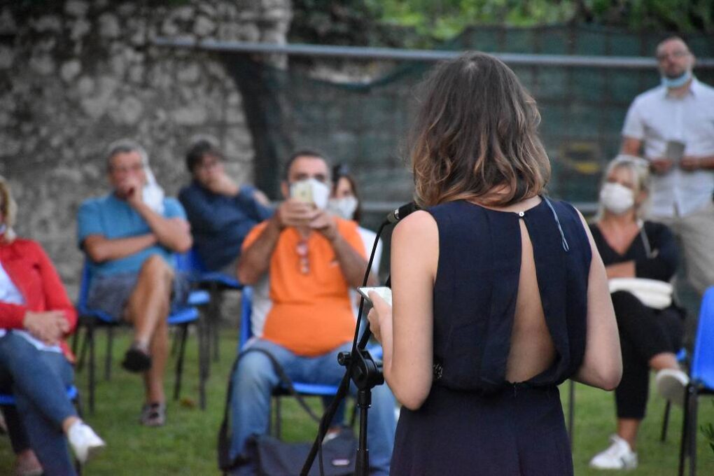 Scopri di più sull'articolo Ad alcuni piace la poesia – Beatrice Achille – foto